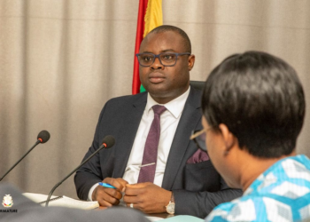 La banque d’investissement RIB rend visite au Premier ministre