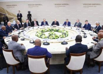 Sommet Russie-Afrique : Vladimir Poutine promet de livrer gratuitement environ 50 000 tonnes de céréales à six pays africains