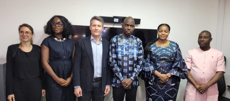 Oumar Diouhé Bah reçoit une délégation du Fond mondial