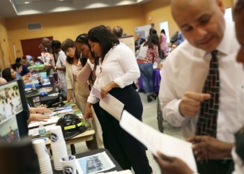 Le taux de chômage chute à 4,2 % en août aux Etats-Unis