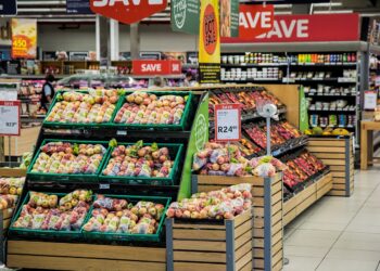 Les ventes en détails progressent plus que prévu aux États Unis