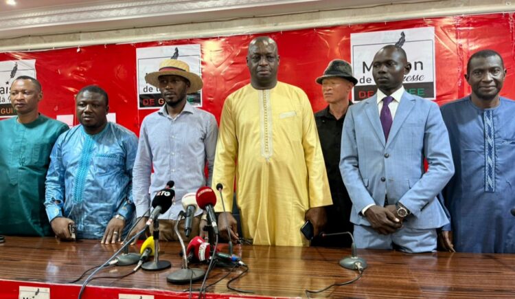 Les associations de presse en ligne dénoncent des restrictions contre certains sites d’information