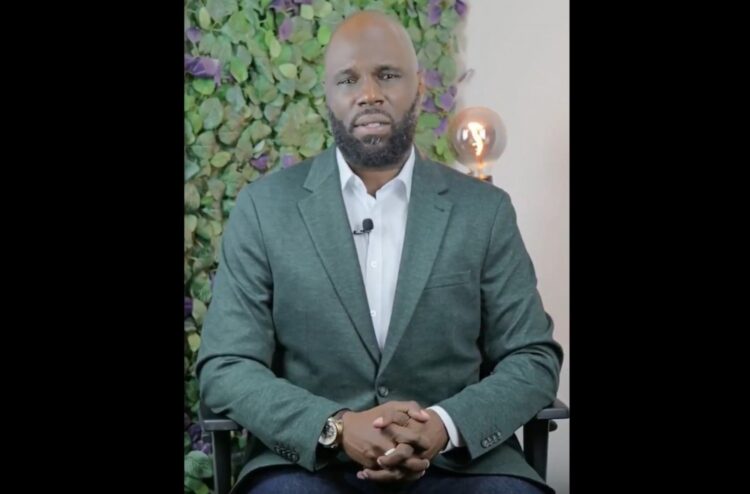 Kémi Séba annonce sa candidature à la présidentielle béninoise de 2026