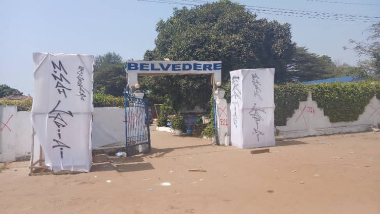 Belvédère : artisans et festivaliers expulsés en pleine fête