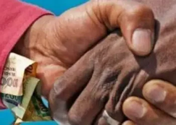 Indice de perception de la corruption : de nombreux pays atteignent leur pire score, la Guinée progresse légèrement