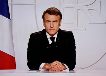 Macron exhorte l’Europe à renforcer sa défense face à la menace russe