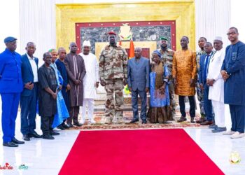 Doumbouya reçoit le panel des experts pour l’avant projet de la nouvelle constitution