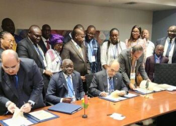La Guinée signe un accord de plus de 35 millions USD avec le Koweït