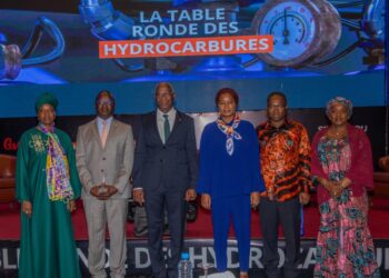 Amadou Oury Bah lance la table ronde des hydrocarbures à Conakry