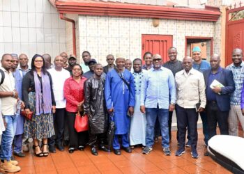 Le ministre de l’Élevage veut réduire les importations de poulet et encourager la consommation de la production locale