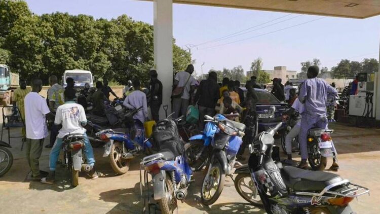 Mali : la pénurie de carburant freine l’économie
