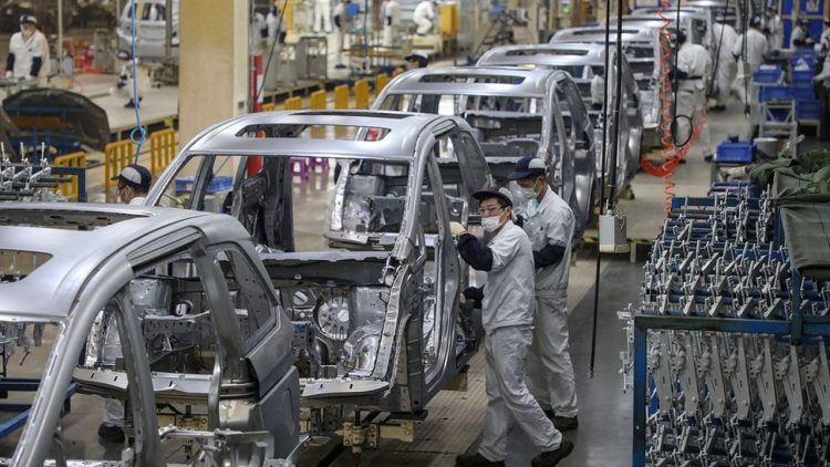 Japon : la production industrielle replonge en novembre