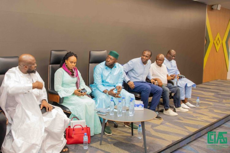 Rencontre stratégique entre la BCRG et les opérateurs économiques pour stabiliser l’économie face à la pénurie de cash