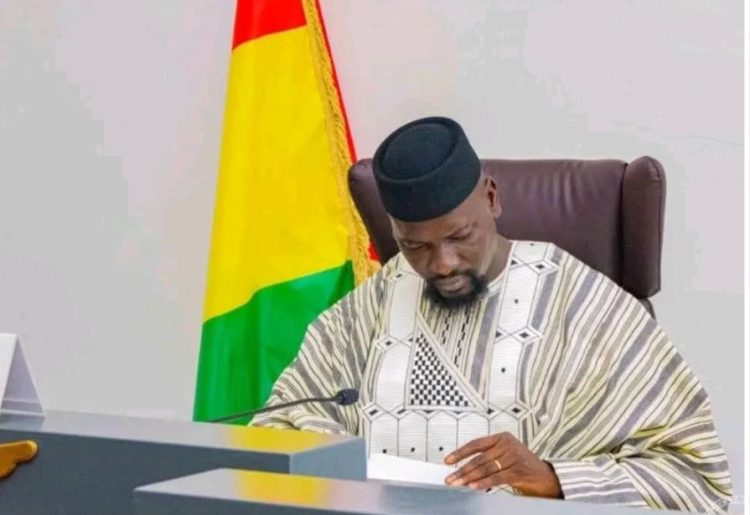 Crise du cash : l’État frappe fort entre impression de billets et révolution des paiements