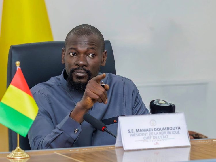 Mamadi Doumbouya impose le raffinage de l’or en Guinée, découvrez les chiffres d’avril