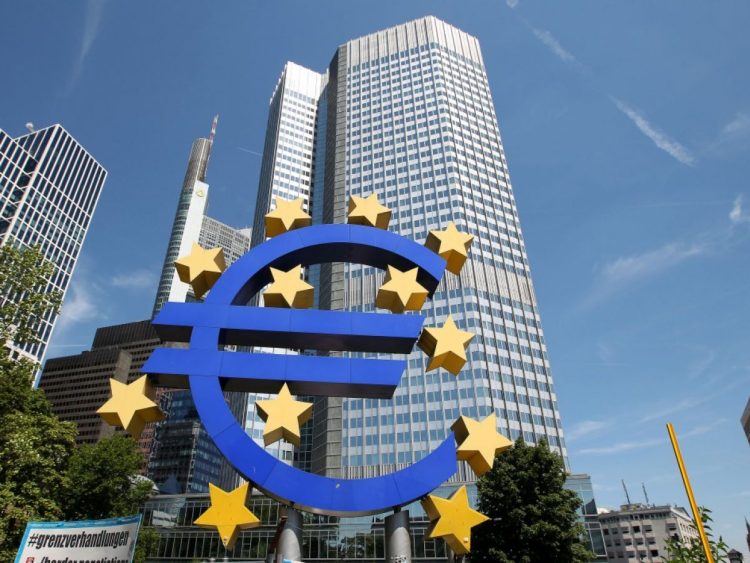La BCE maintient ses directeurs inchangés