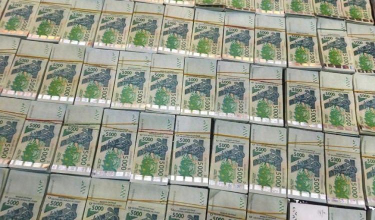 Burkina Faso : 60 millions FCFA de faux billets saisis dans un bus