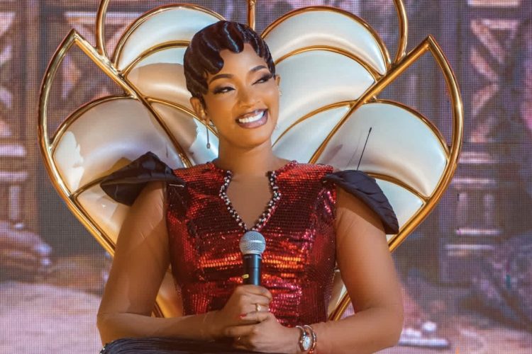 Djelykaba Bintou présente officiellement son nouvel album « Renaissance »