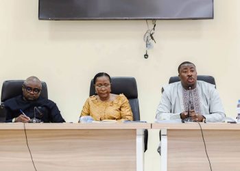 Examen d’un financement de 300 millions d’euros pour des routes en Moyenne-Guinée