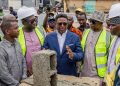 Le ministre Alpha Bacar Barry lance la construction de 13 boucheries modernes à Conakry