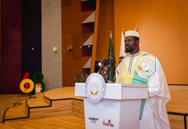 Mamadi Doumbouya prône la souveraineté économique de la Guinée dans son discours d’indépendance