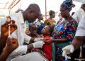 Face à 2 933 cas suspects de rougeole, l’objectif crucial des 95 % de couverture vaccinale est lancé